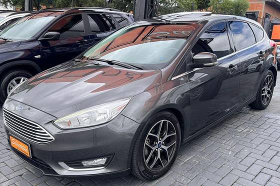 FORD FOCUS 2.0 TITANIUM 16V FLEX 4P POWERSHIFT FORD FOCUS 2.0 TITANIUM 16V FLEX 4P POWERSHIFT